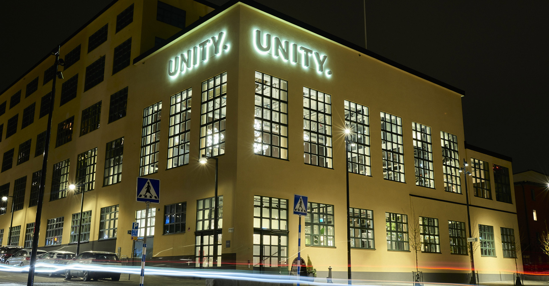 UNITY bygning om natten